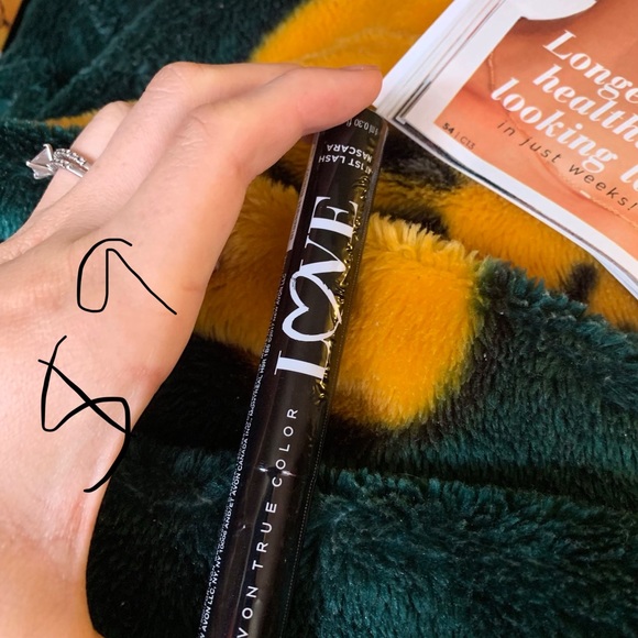 Makeup - Picture 2 of 6